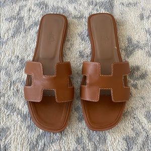 Hermès Oran Leather Sandals 38 Gold